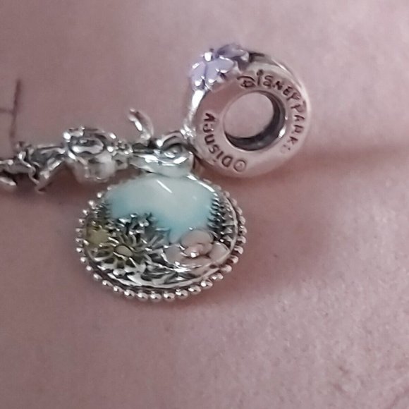 Pandora Disney Parks *Hong Kong Disneyland Exclusive* Stella Lou flower charm - Picture 12 of 14